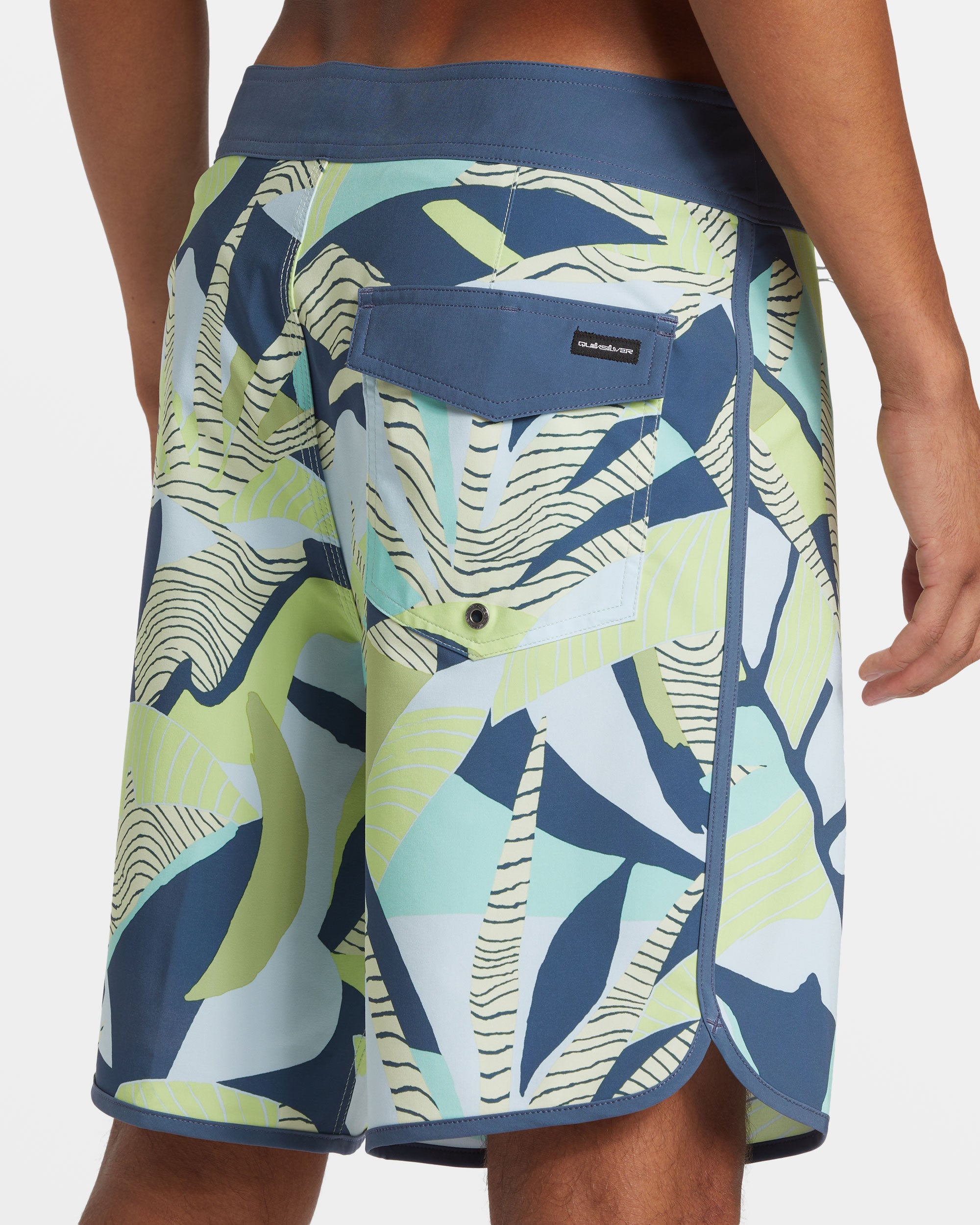 Surfsilk-Scallop-19"-Boardshorts-Aquifer-6