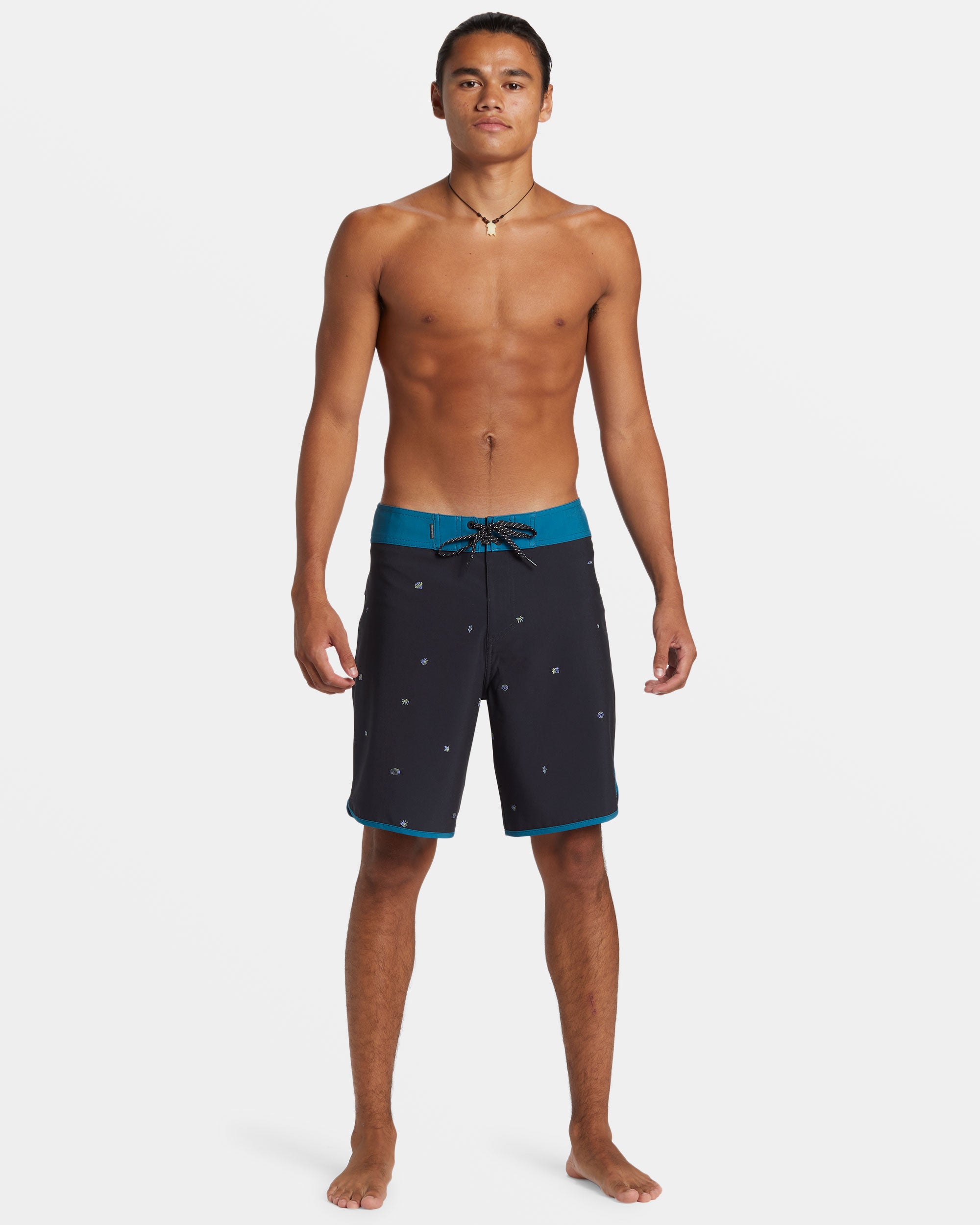 Surfsilk-Scallop-19"-Boardshorts-Black-3