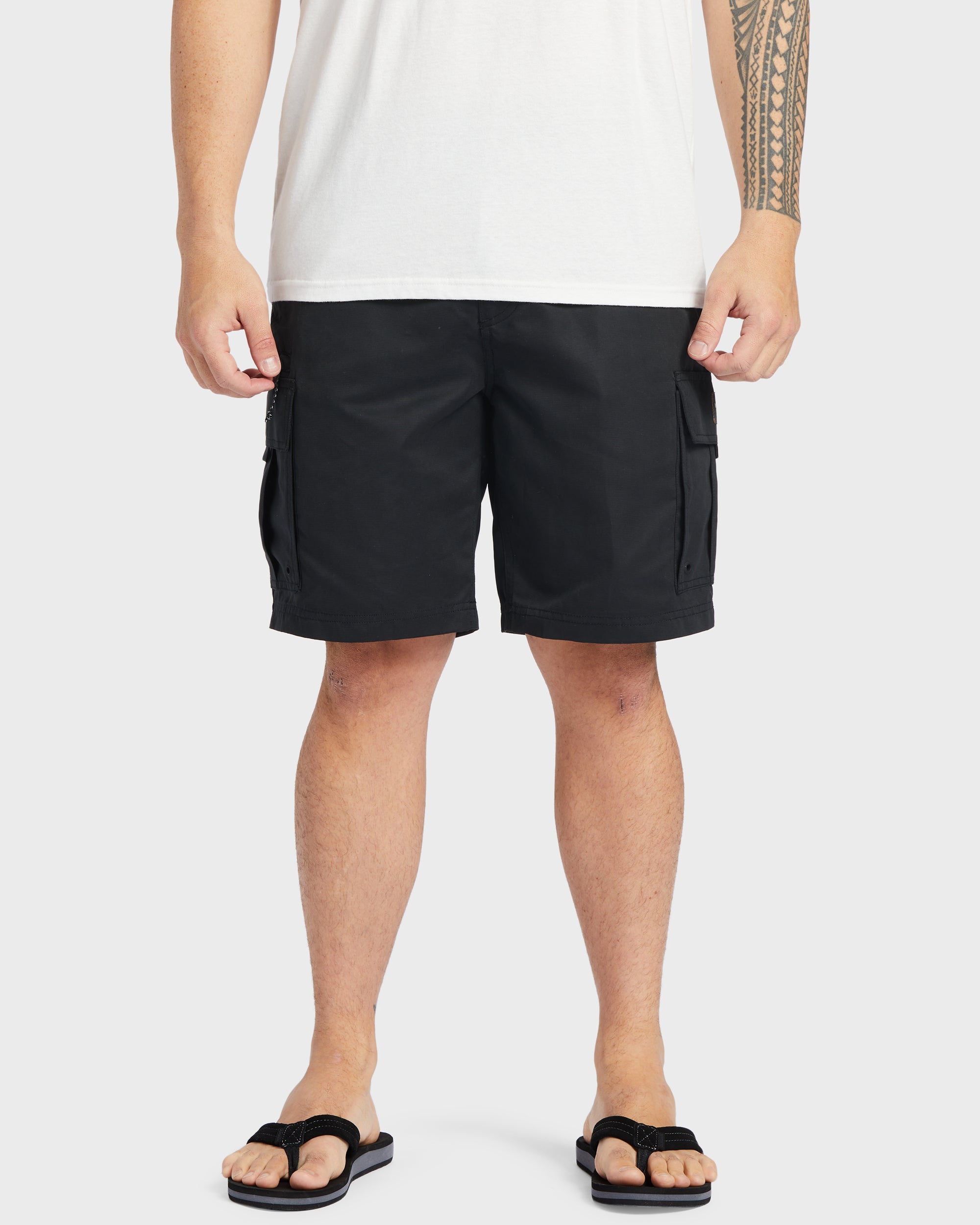 Waterman-Maldive-Atoll-20"-Cargo-Shorts-Black-1