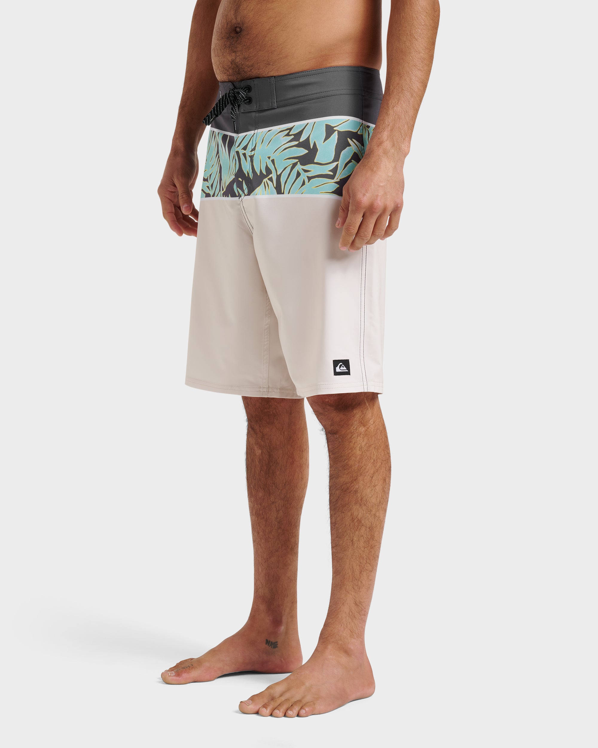 Surfsilk-Panel-20"-Boardshorts-Silver-Birch-3